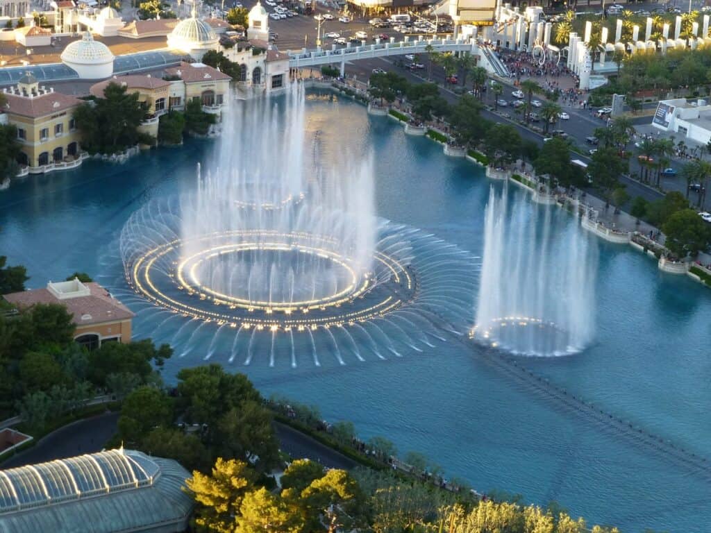 An aerial view of the fountains in las vegas.