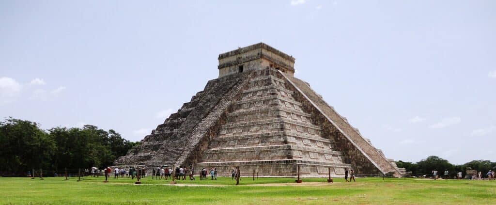 The pyramid of chichen itza in mexico.